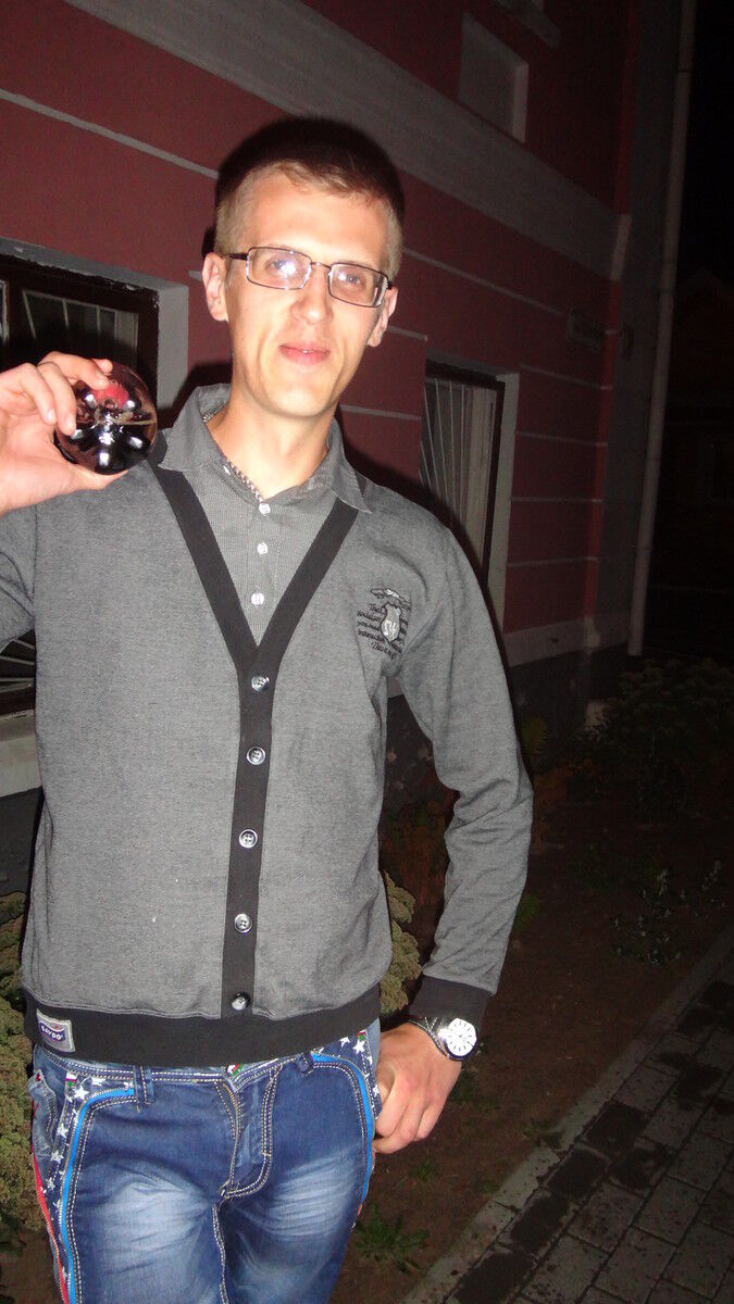  ,   Aleks, 33 ,   