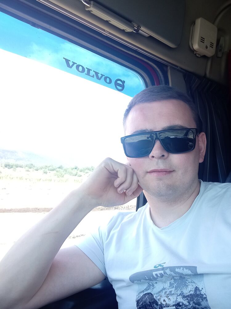  54580635  Petr, 30 ,    