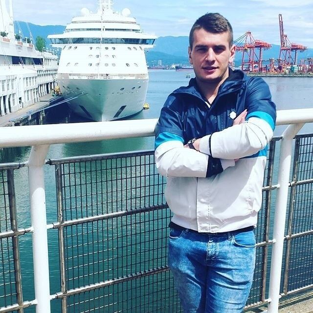  16727315  Claudiu, 40 ,    