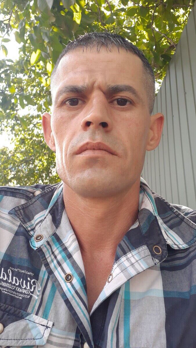  20702265  Alexei, 40 ,    