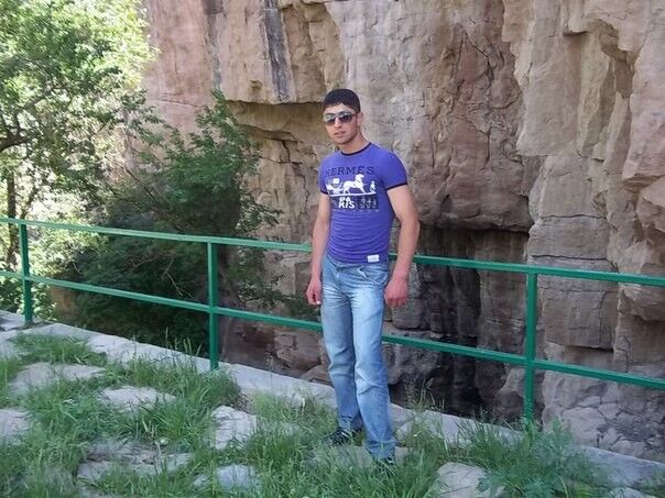  ,   Armen, 42 ,   