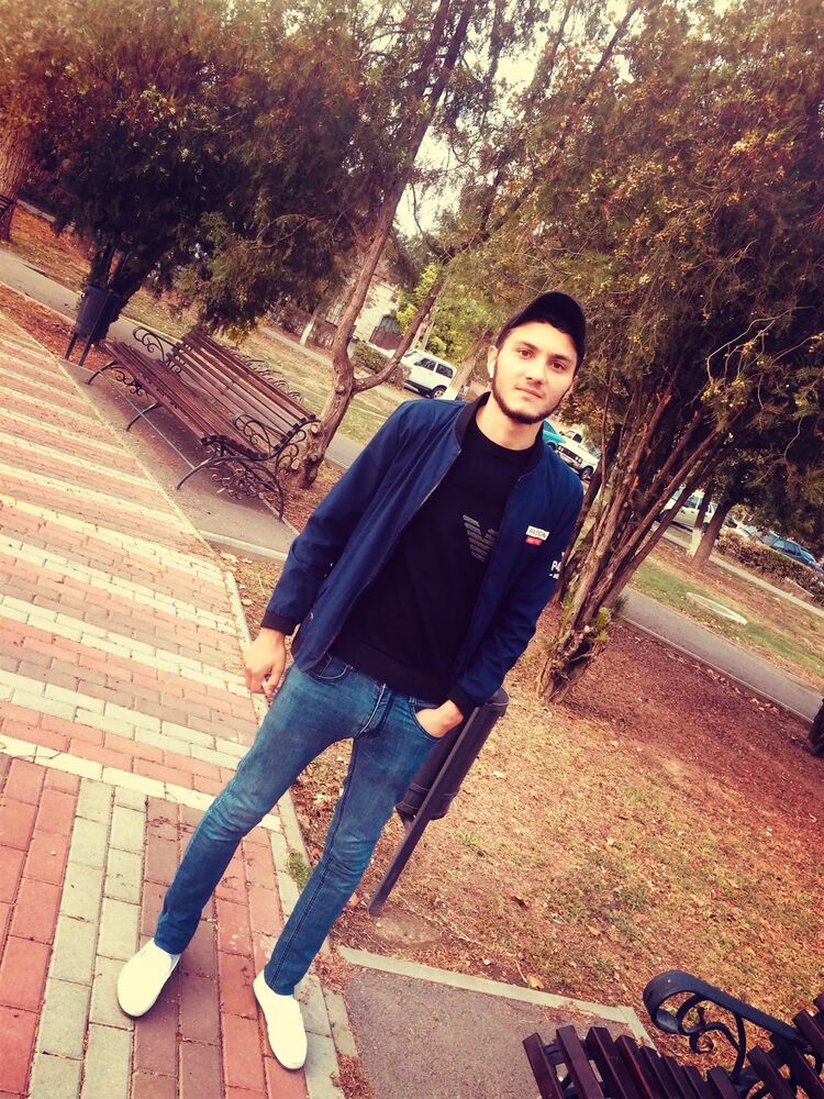  37692435  , 24 ,    