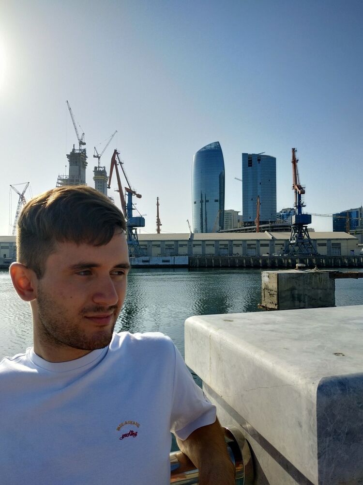  ,   Ruslan, 25 ,   ,   , c 