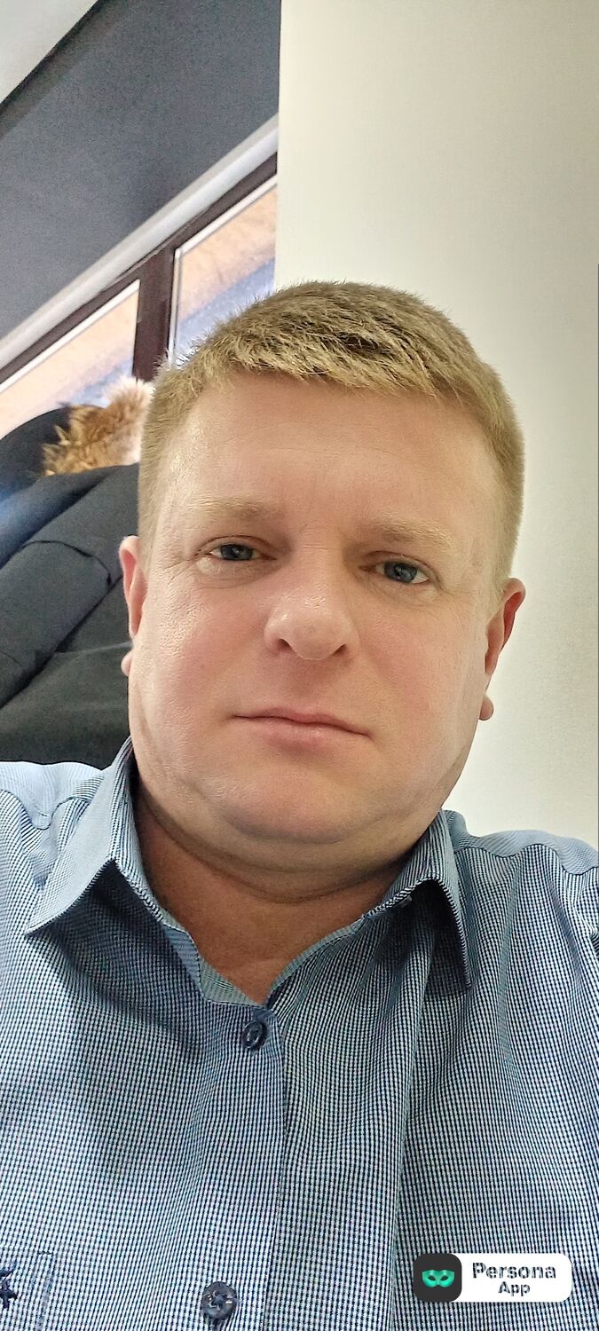  42106375  Sergei, 38 ,    