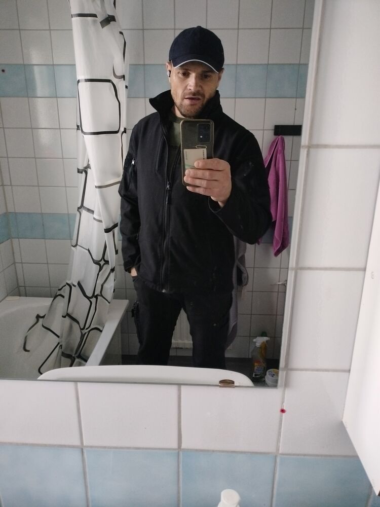  ,   Dym, 37 ,   ,   