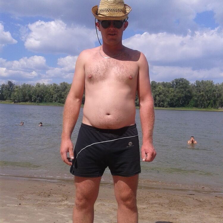  9779445  Ivan, 34 ,    