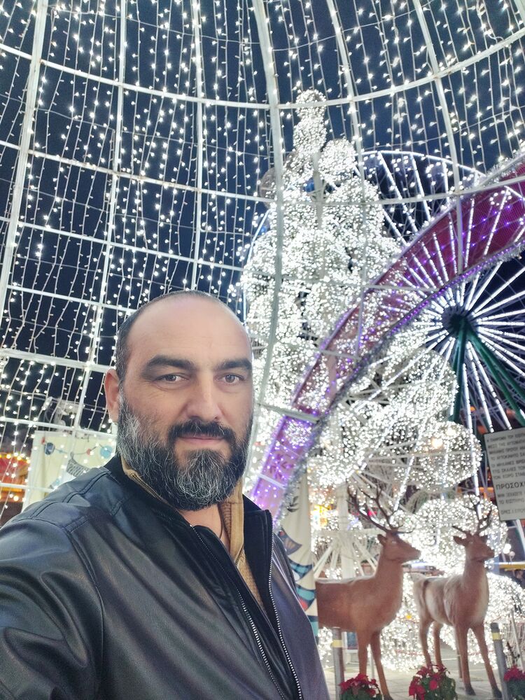  49254265  Loukas, 45 ,    Nicosia