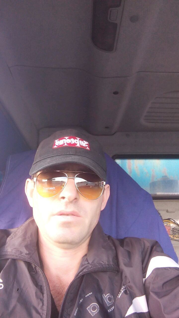  28357485  , 49 ,    