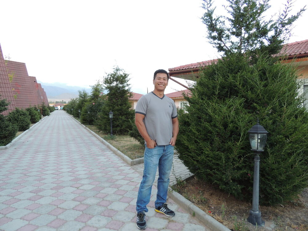  9076765  DeeV, 56 ,    