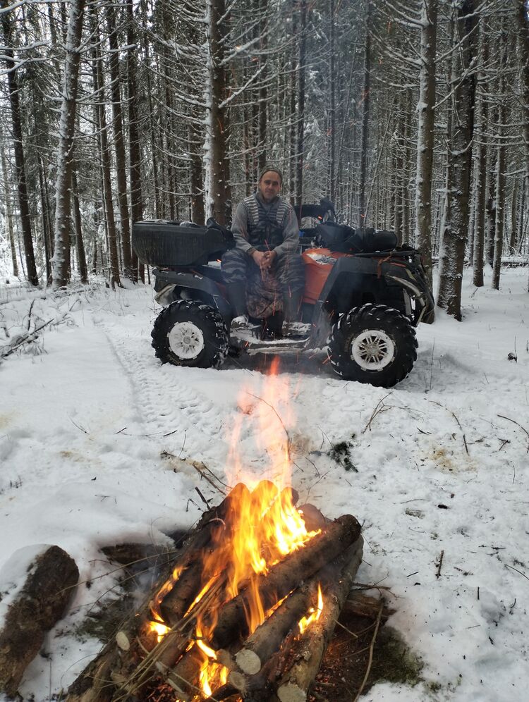  40121325  Oleg, 47 ,    