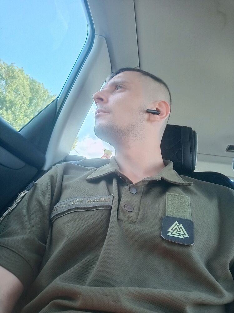 45602835  Yarosllav, 26 ,    