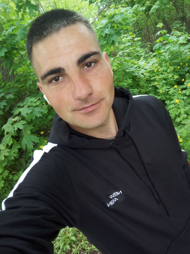  42862885  Aleksej, 28 ,    