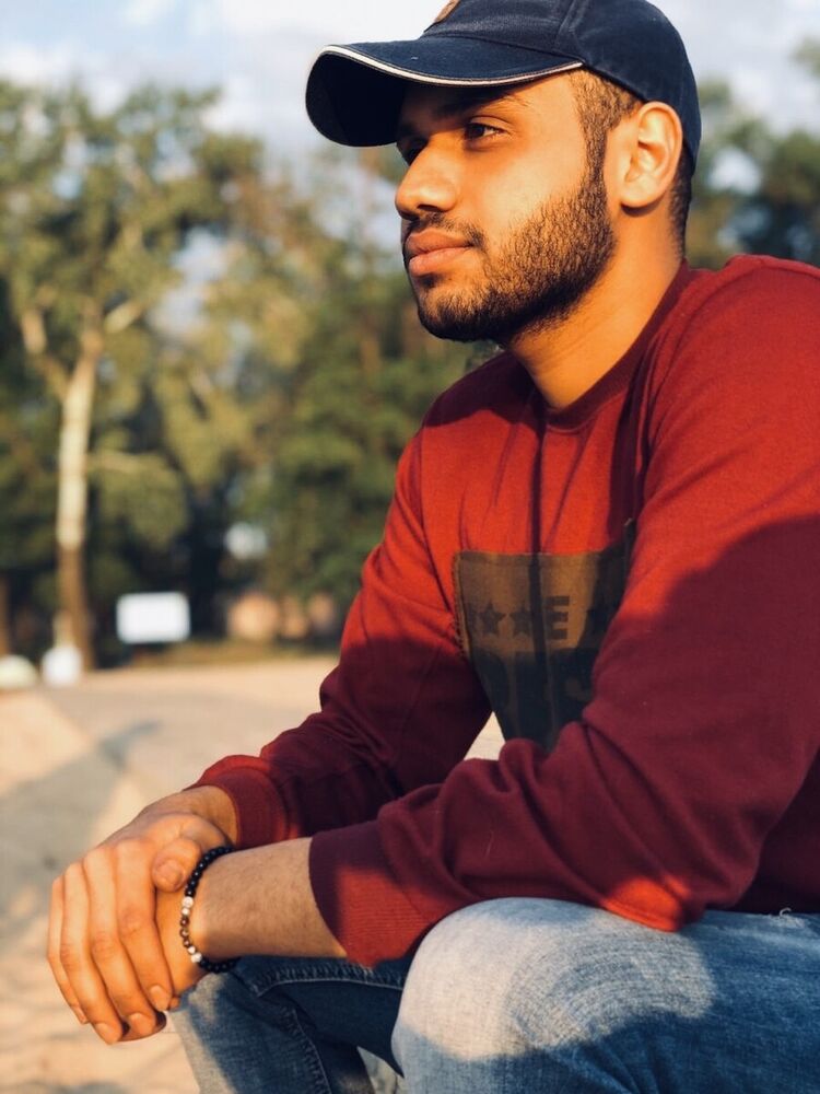  20937235  Mohamed, 27 ,    