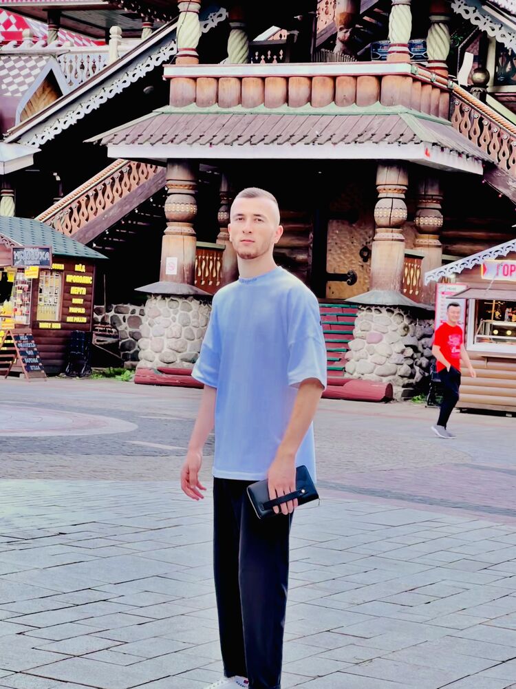  31666945  Amrullo, 27 ,    