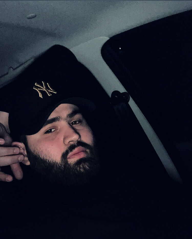  48079765  Kazik, 27 ,    