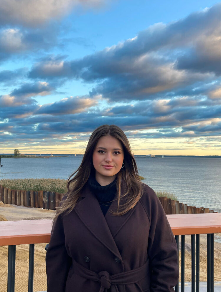  54178165  , 21 ,    -