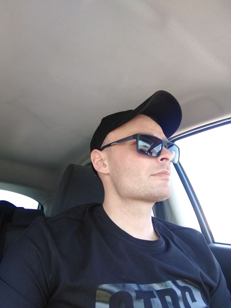  31654775  Alexander, 34 ,    