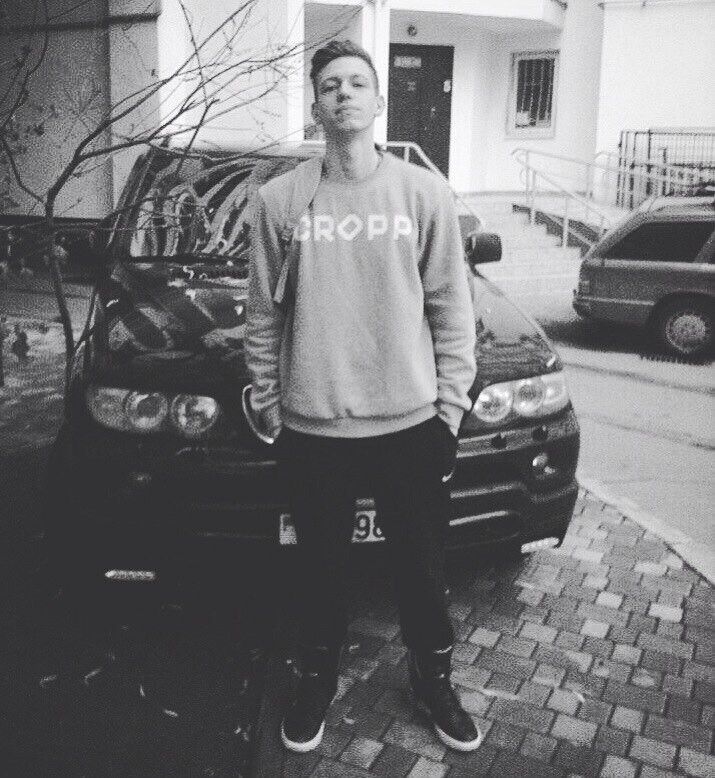  8472295  Leva Leva, 31 ,    