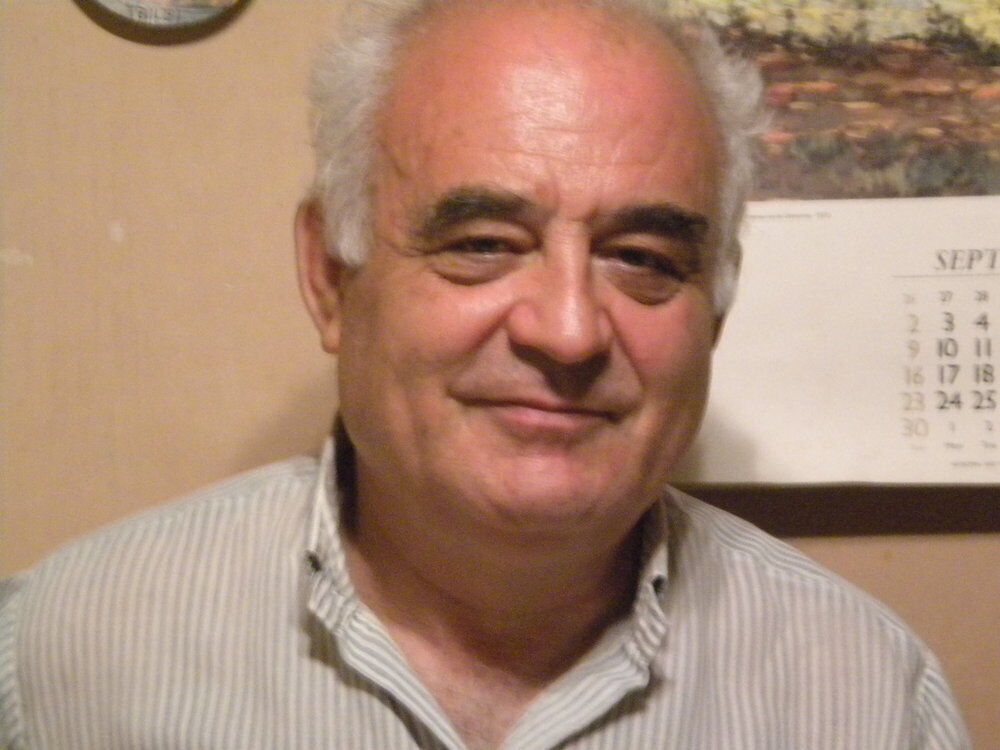  53301165  Robert, 67 ,    