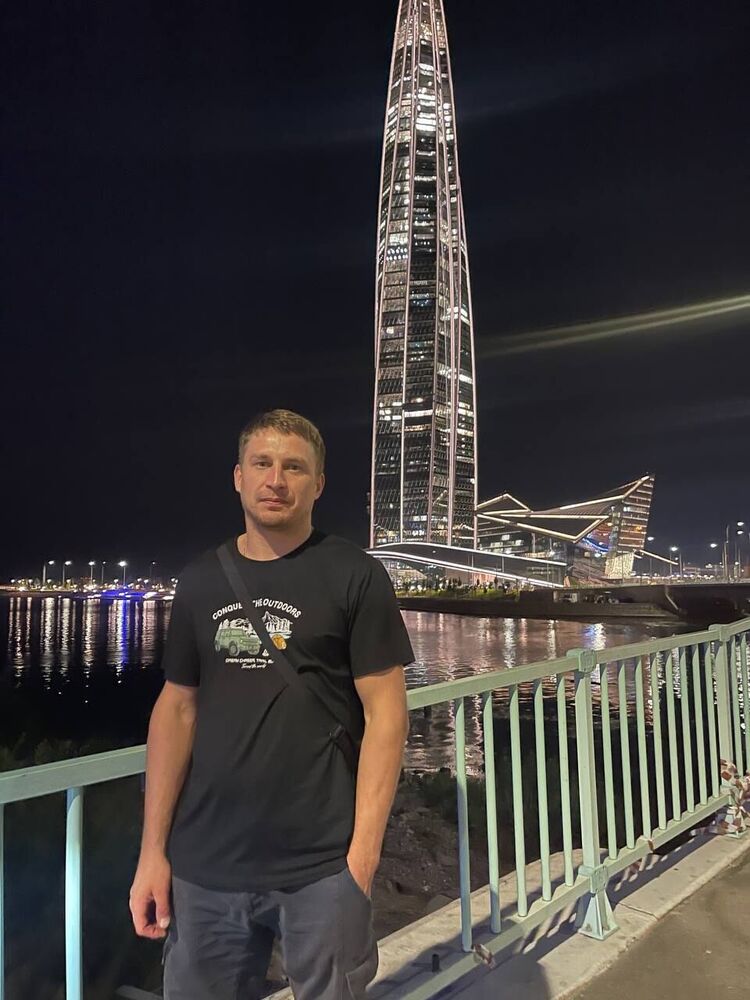  ,   Nik, 36 ,   ,   