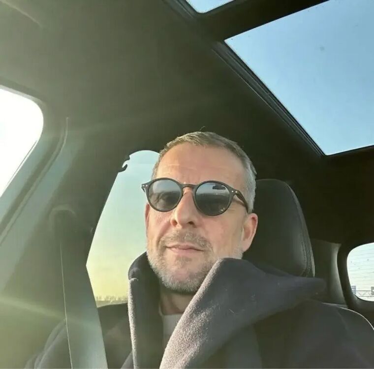  53206885  William, 55 ,    