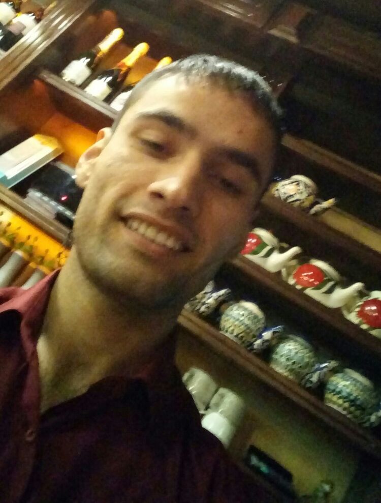  10879305  DAVLAT, 31 ,    