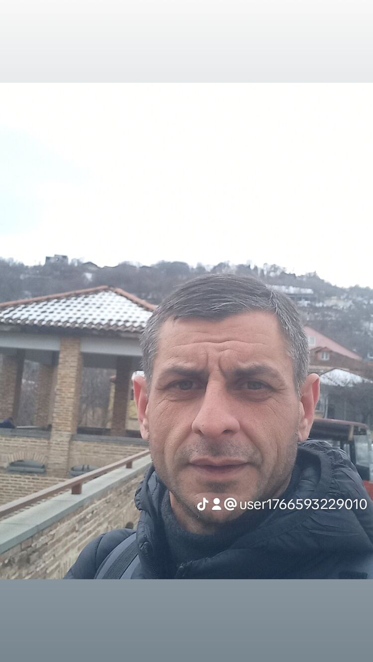  41327265  Gia, 39 ,    