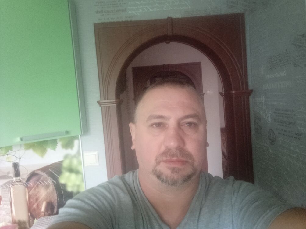  49716405  Eduard, 48 ,    