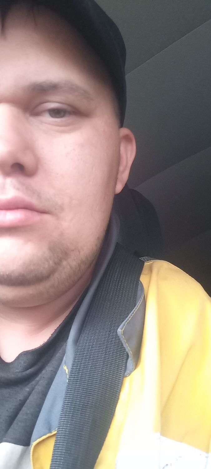  ,   Alexander, 32 ,   
