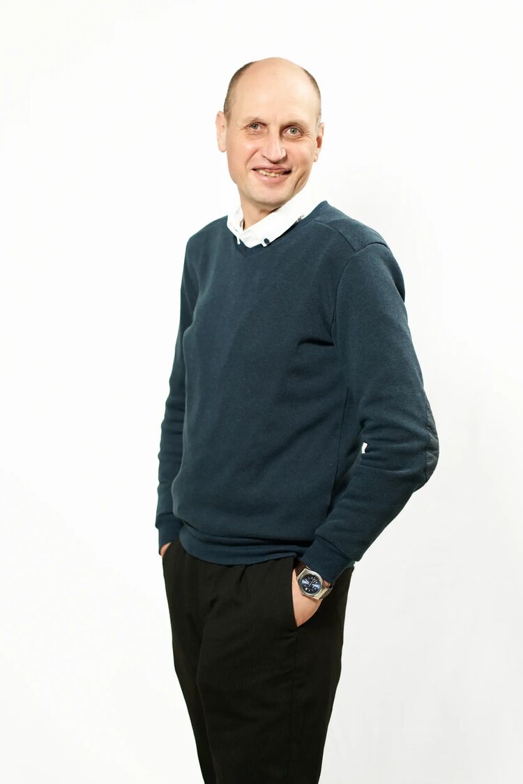  ,   Segrey, 49 ,   ,   