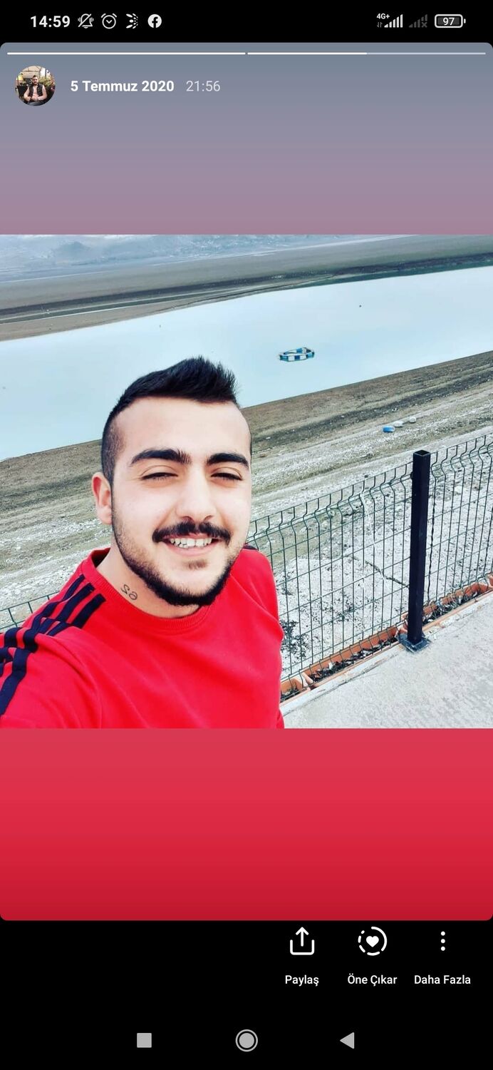  24979535  Mert, 32 ,    