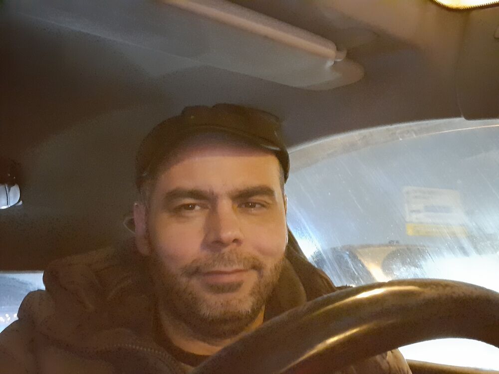  40196325  , 42 ,    