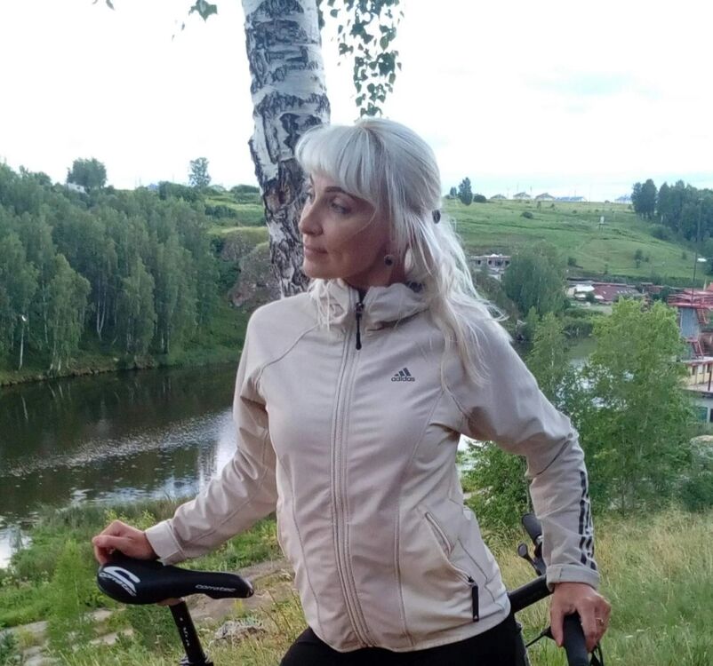 ,   Lara, 46 ,     , c 
