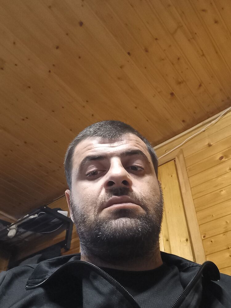  37392885  Gio, 38 ,    