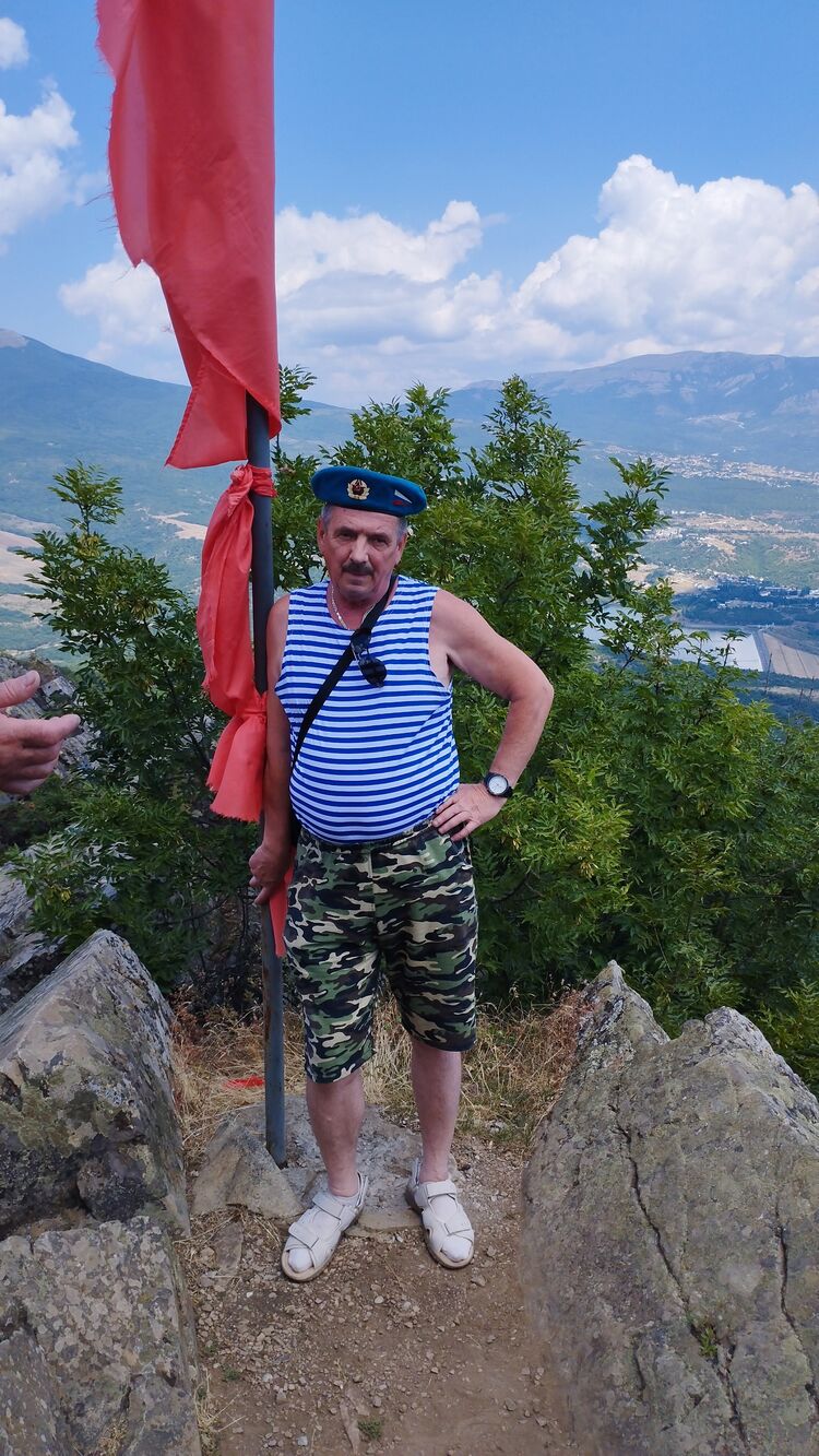  ,   Nikolau, 61 ,   ,   , 