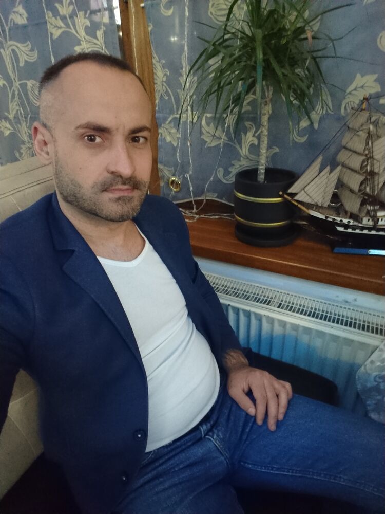  ,   Niko, 36 ,   ,   