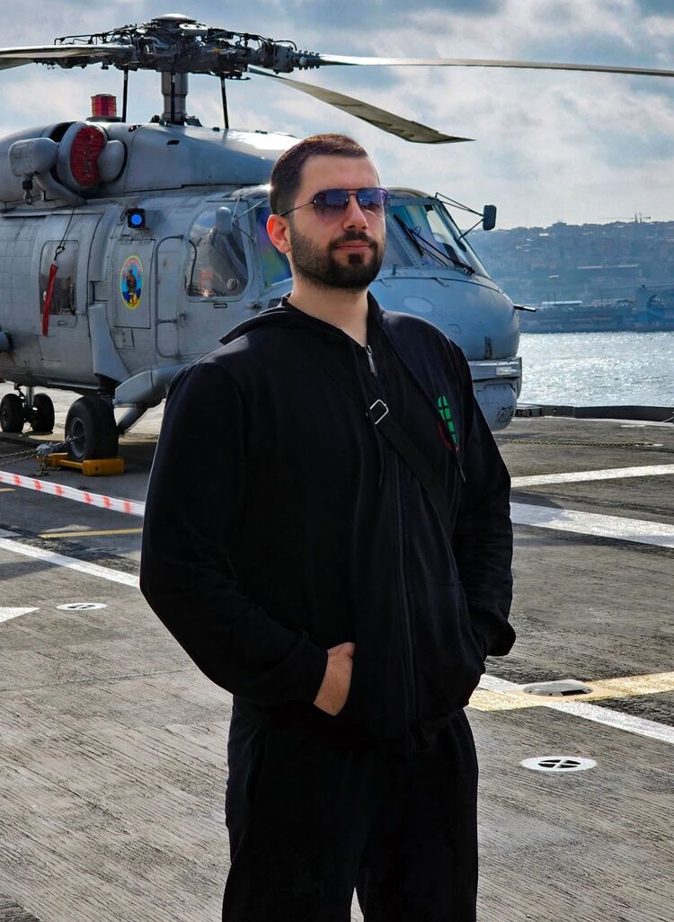  53771765  Necip, 33 ,    