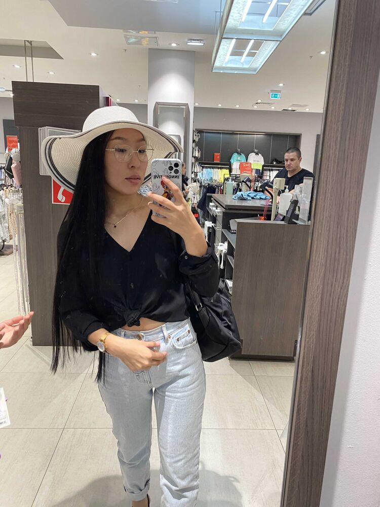  ,   Aidana, 30 ,   ,   