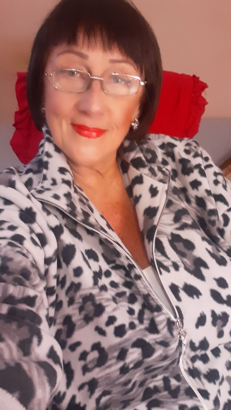  49385525  Olga, 64 ,    