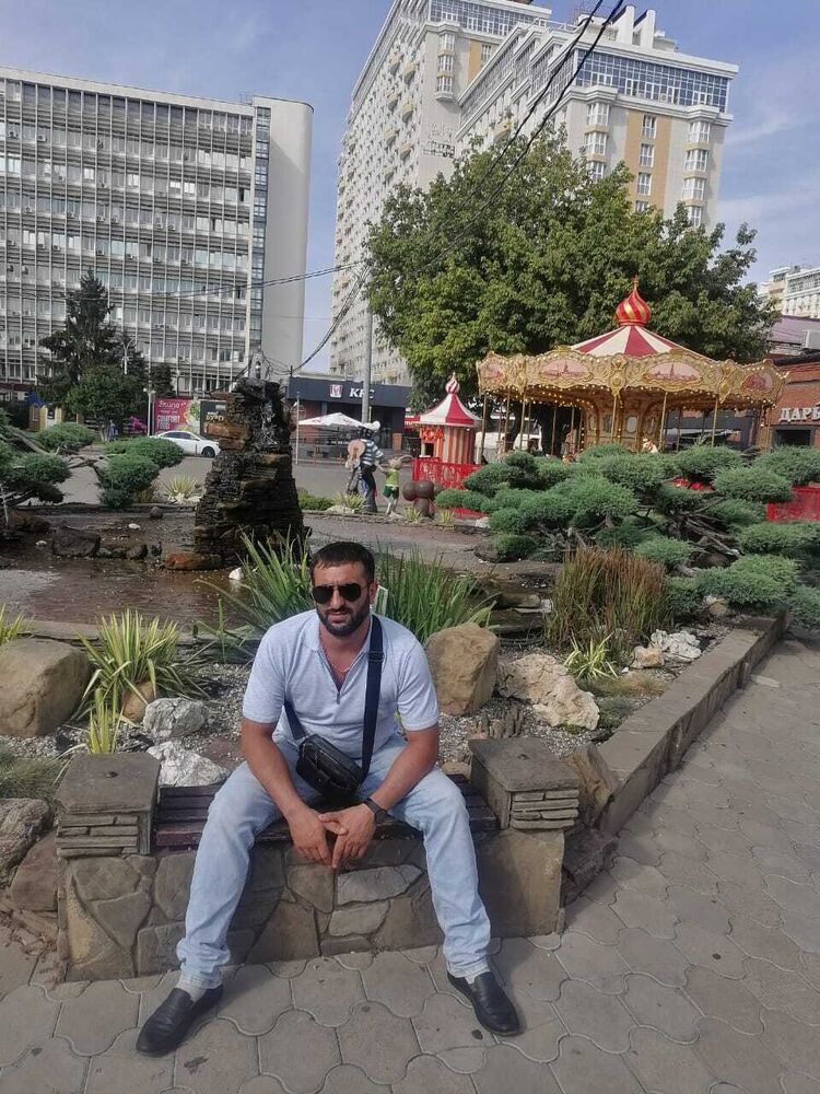  ,   Tigran, 39 ,   ,   
