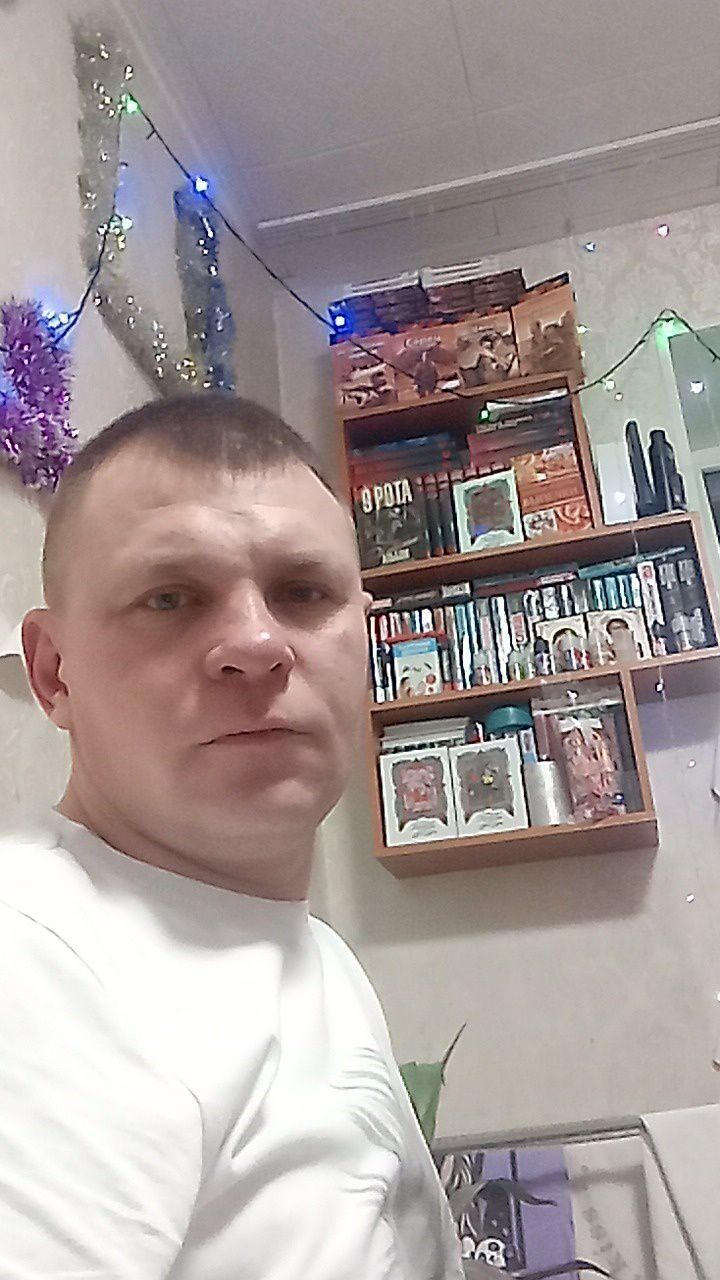  ,   Sergei, 33 ,   ,   