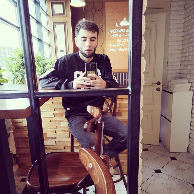  27675925  Robert, 29 ,    