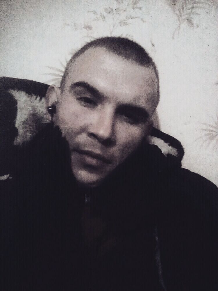  38444175  Kin, 31 ,    