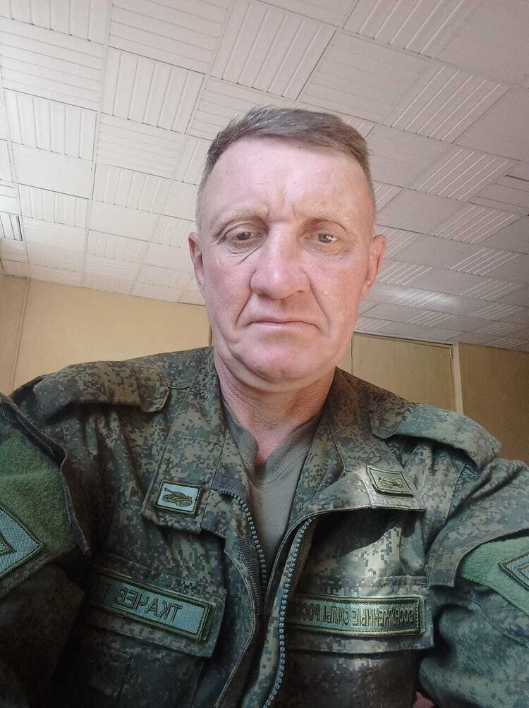  47396815  Gennady, 52 ,    