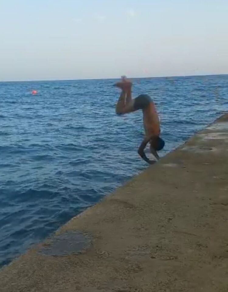  24029225  Sayfulla, 33 ,    