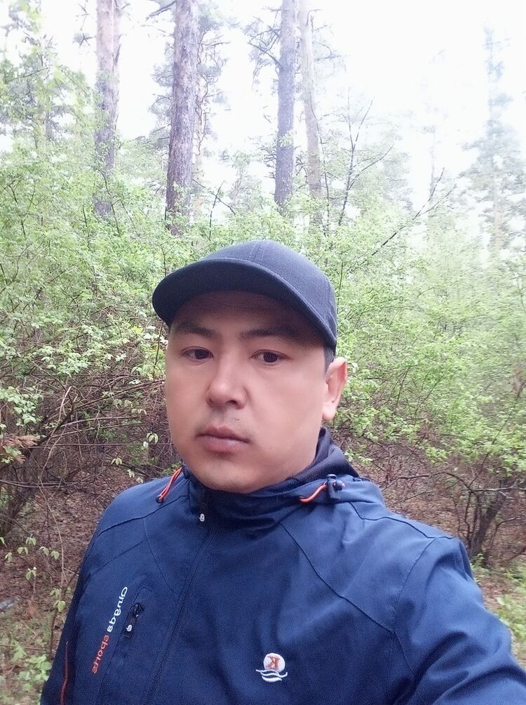  ,   Marat, 37 ,  
