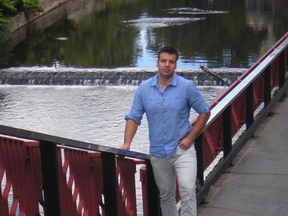 ,   Sergej, 45 ,   