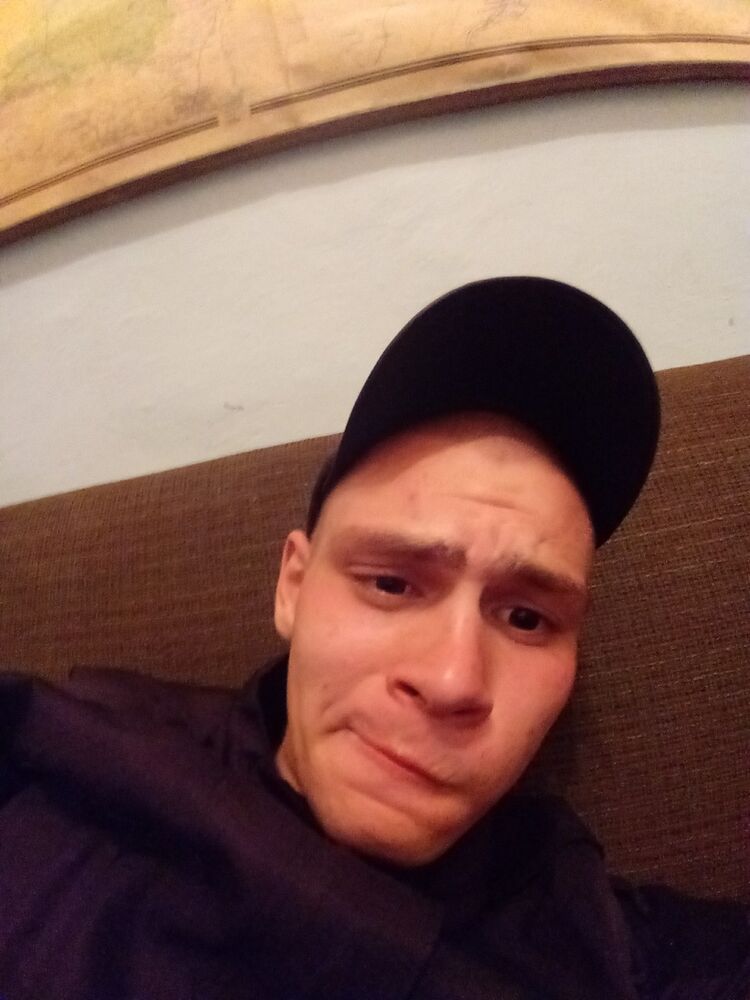 18104525  Bogdan, 29 ,    
