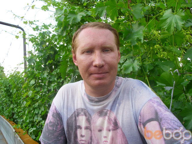  932835  Anton, 52 ,    