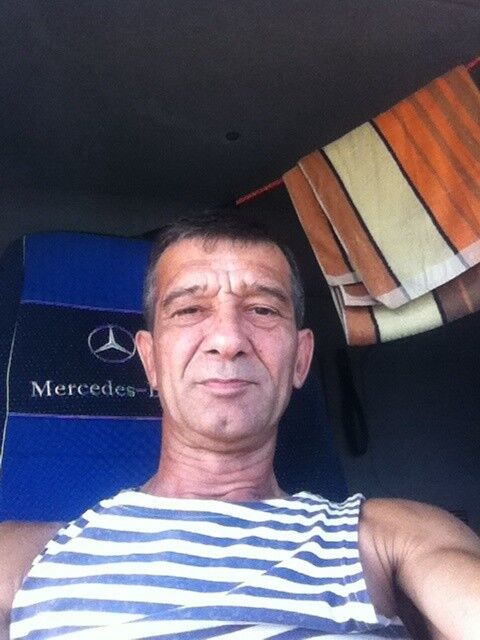  10377315  Aleksandr, 57 ,    